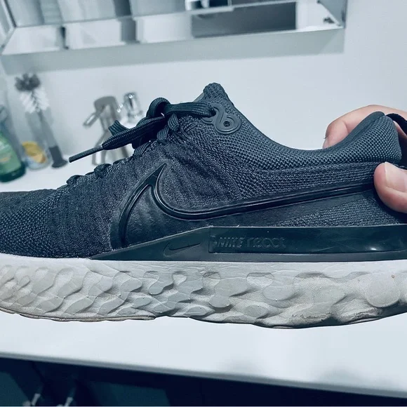 Nike Sneakers - Picture 4 of 7